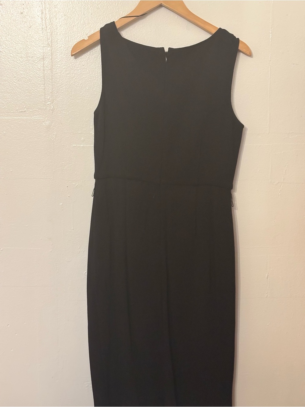 Maggy London Black Sleeveless Sheath Dress